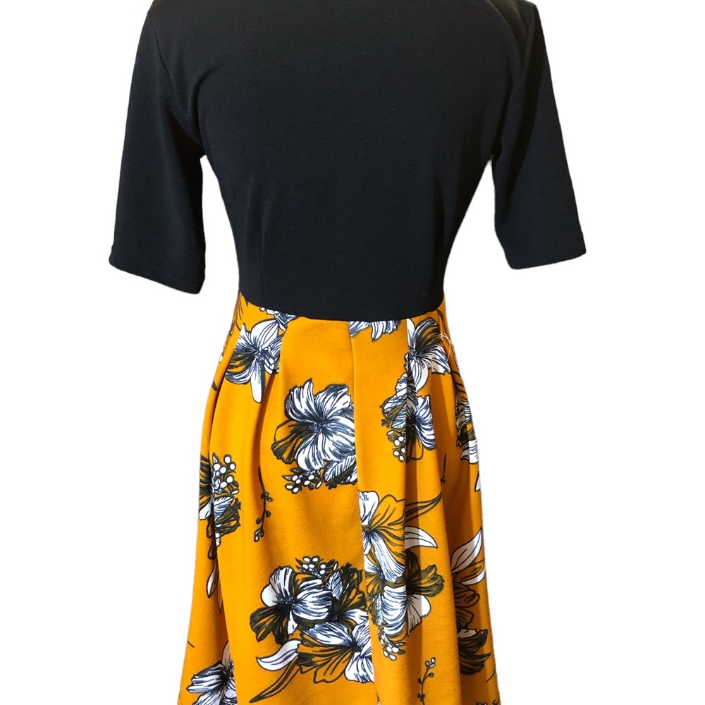 Women’s Dress Small - Picture 2 of 3